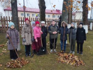 Республиканский субботник: школьники и учителя за чистоту и порядок